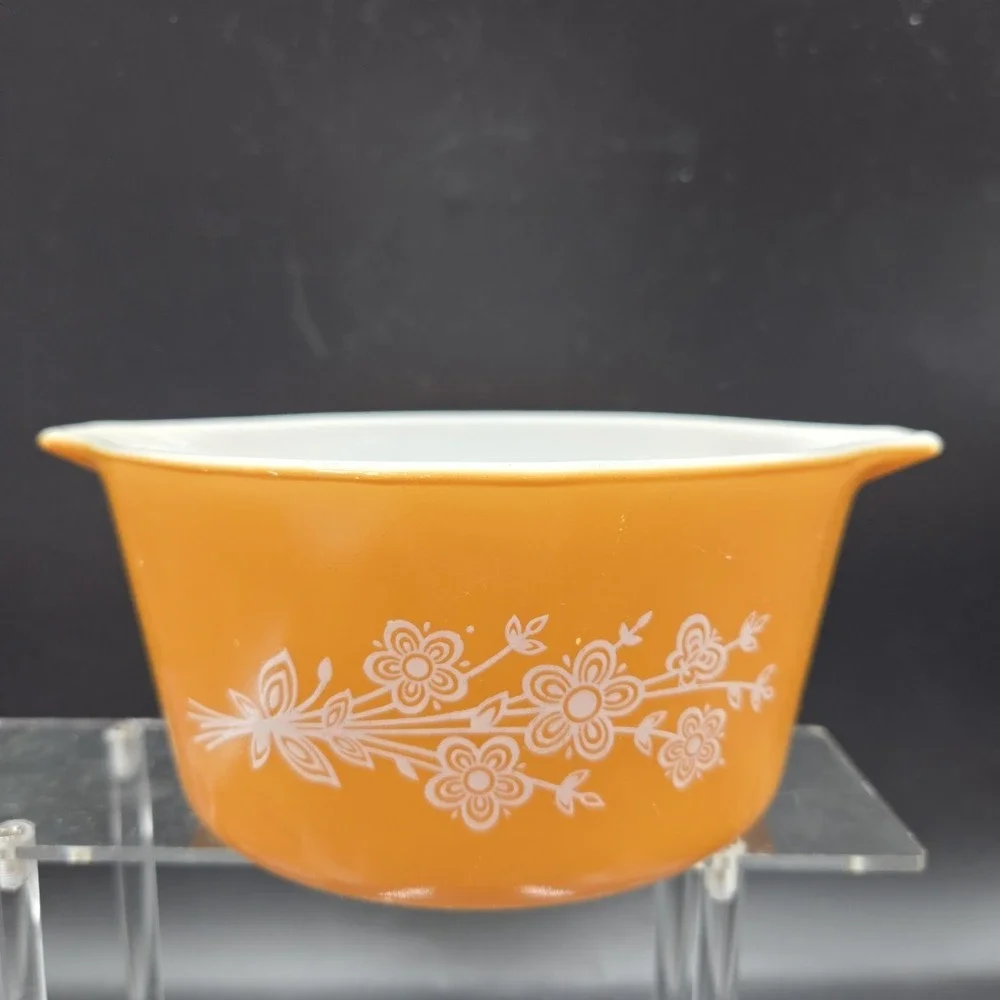 Vintage Pyrex 475 1 QT Casserole Butterfly Gold Happy Orange Bowl W Handle